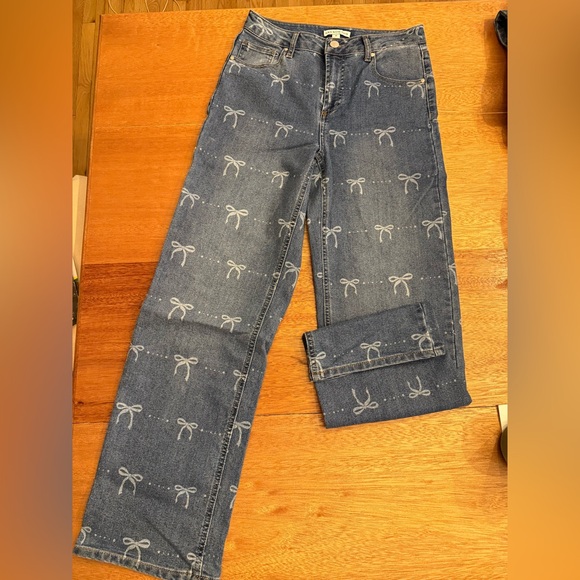 Size 28 “And Now This” Straight Leg Jean Bow Print High Rise - Picture 2 of 5